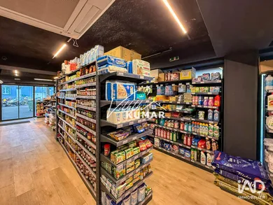 Commercial in MONTREUIL (93100)
