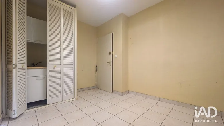 Local commercial 9 m² · à Varennes-sur-Seine · 9 m² · 200 €/mois