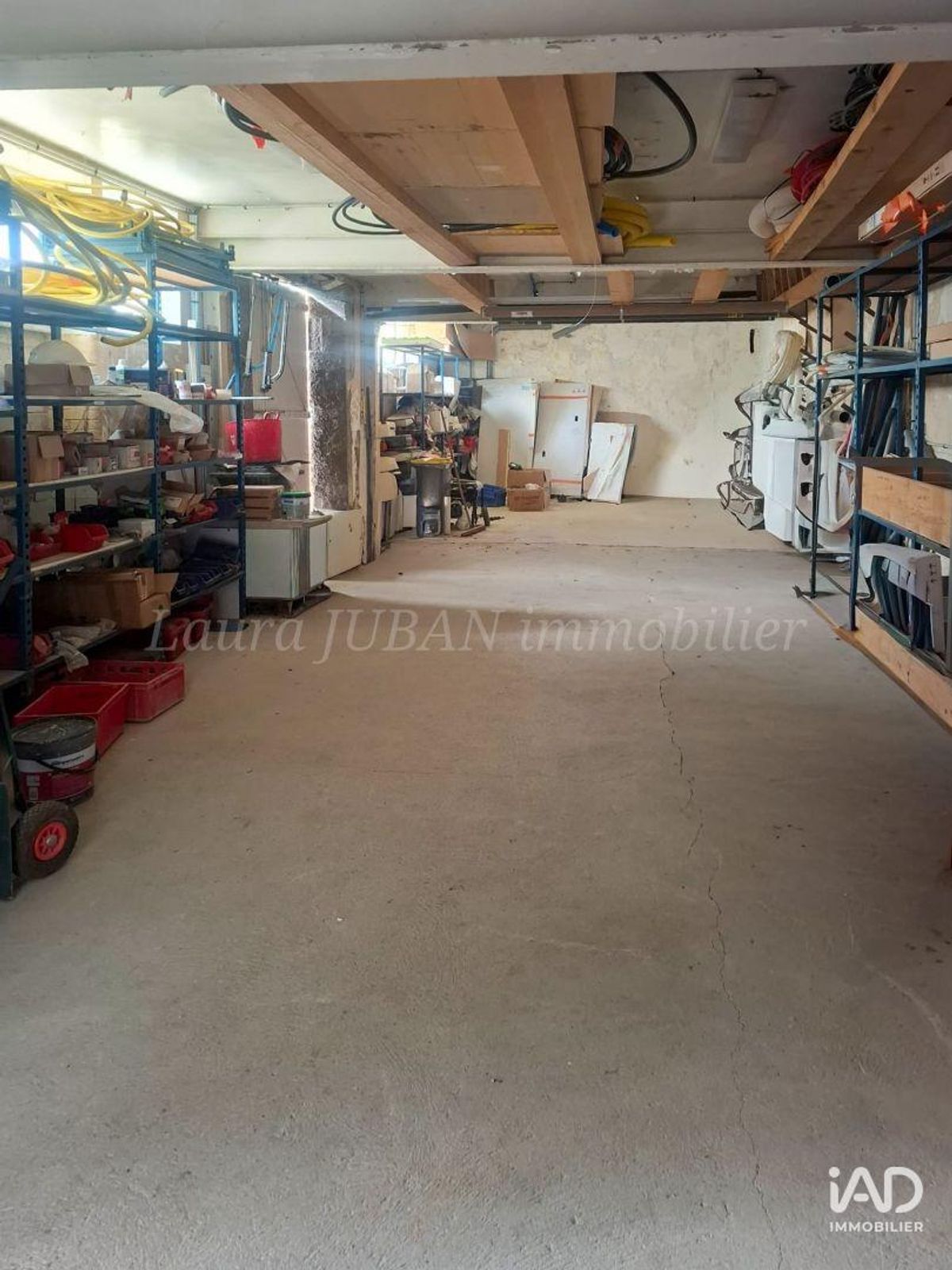 Bureaux de 100 m² à VARENNES-SUR-SEINE (77130)