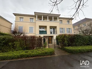 Apartment in MAGNY-LE-HONGRE (77700)