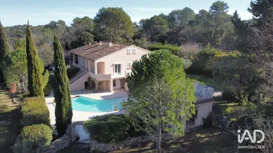 Maison à BESSE-SUR-ISSOLE (83890)