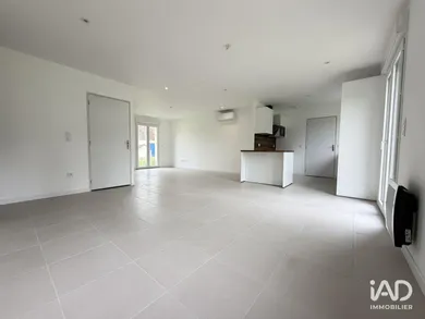 House in VILLUIS (77480)