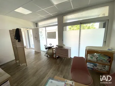 Office in PIRÉ-SUR-SEICHE (35150)