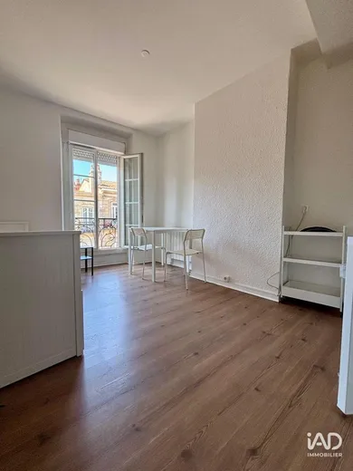 Appartement à BORDEAUX (33800)