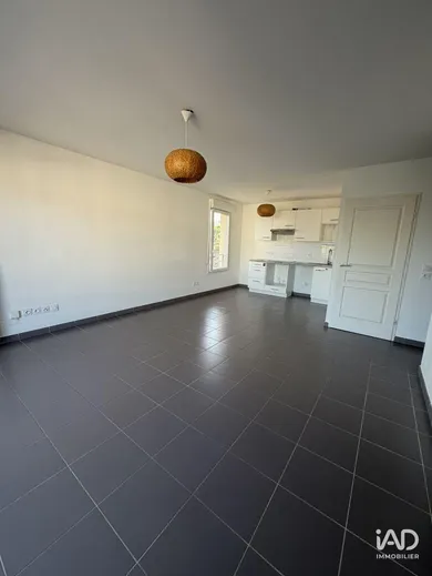 Appartement à SALON-DE-PROVENCE (13300)