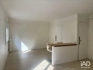 Appartement à PARIS (75015)