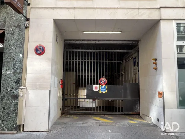 Parking à PARIS (75002) photo 2
