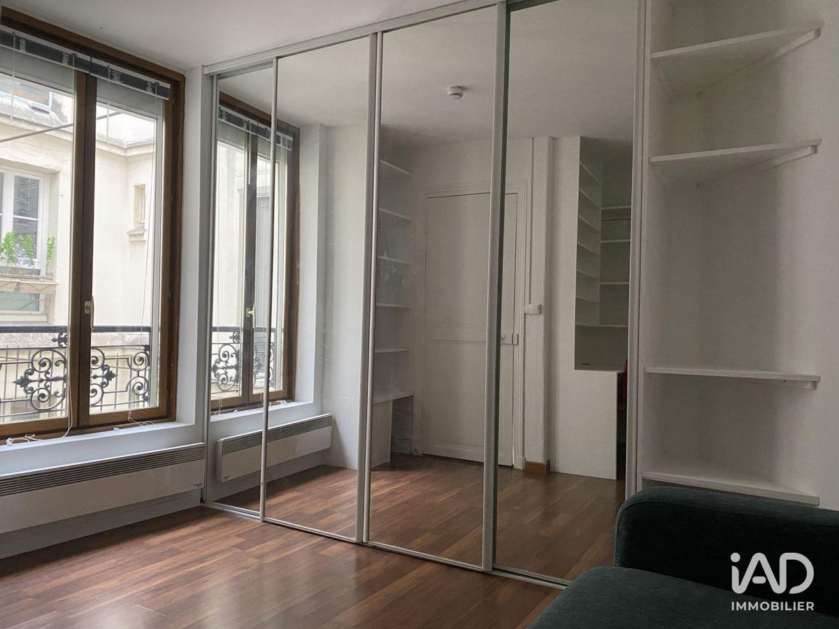 Appartement 1 pièce de 25 m² à PARIS (75018)