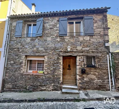 Maison à LA GARDE-FREINET (83680)