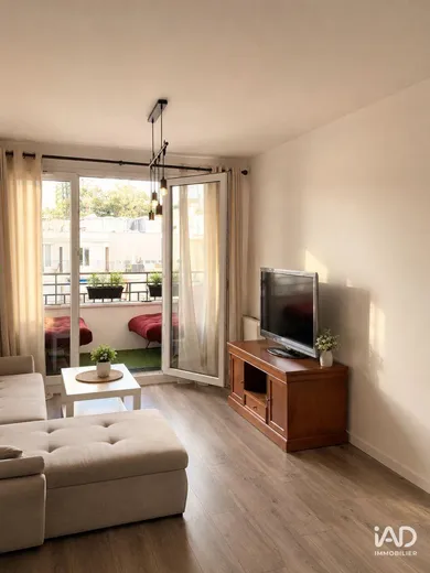 Apartment in ROSNY-SOUS-BOIS (93110)