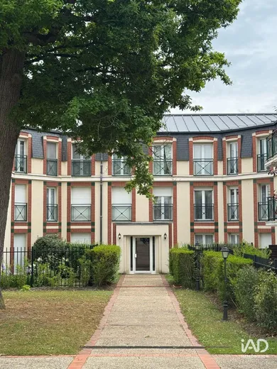 Parking à FONTAINEBLEAU (77300)