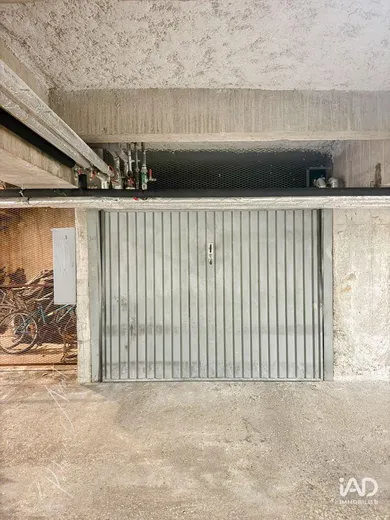 Parking à FONTAINEBLEAU (77300)