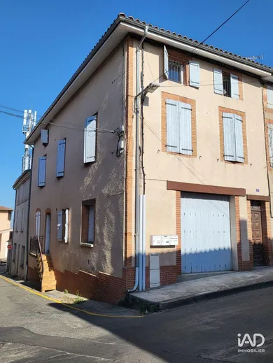 Building in LAFRANCAISE (82130)