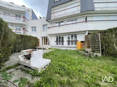 Apartment in COUBRON (93470)