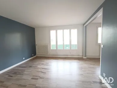 Apartment in PARON (89100)