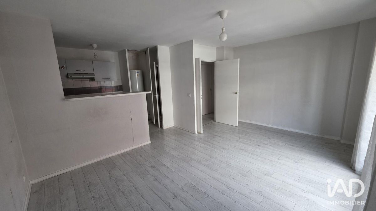 Appartement 2 pièces de 49 m² à ROSNY-SOUS-BOIS (93110)