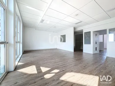 Bureaux à SAINT-PRIEST (69800)
