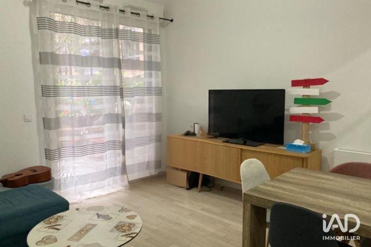 Appartement 3 pièces de 62 m² à VERSAILLES (78000)
