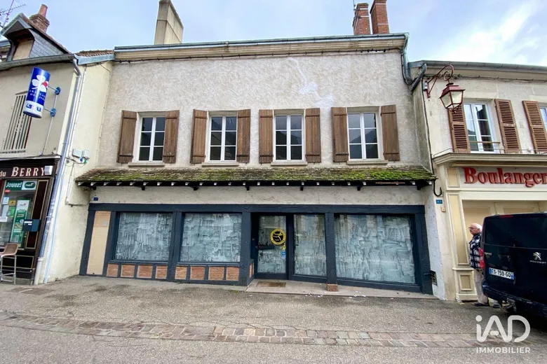 Maison 195 m² · à Château-Renard · 195 m² · 72 000 €