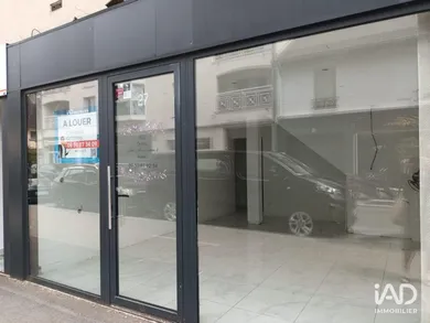 Boutique/Local commercial à PONTAULT-COMBAULT (77340)
