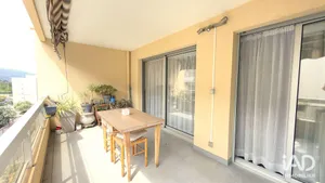 Appartement à SAINT-LAURENT-DU-VAR (06700)