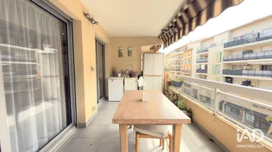 Appartement à SAINT-LAURENT-DU-VAR (06700)