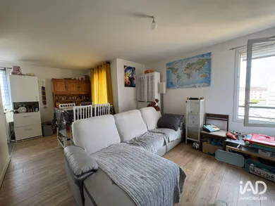 Apartment in SAVIGNY-LE-TEMPLE (77176)