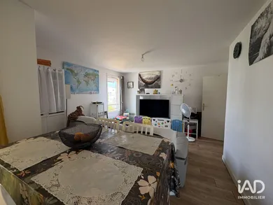 Apartment in SAVIGNY-LE-TEMPLE (77176)