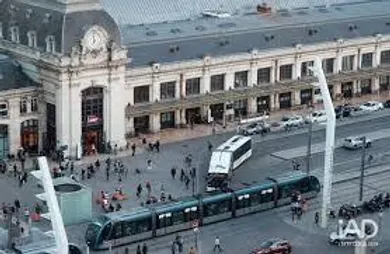 Commercial walls in BORDEAUX (33800)