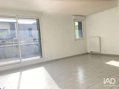 Appartement à LESQUIN (59810)