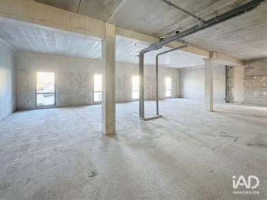 Commercial walls in CAHORS (46000)