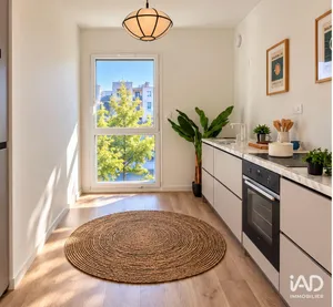 Apartment in BORDEAUX (33300)