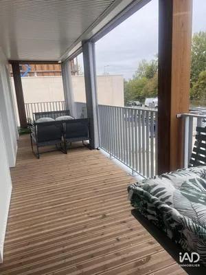 Apartment in BORDEAUX (33300)