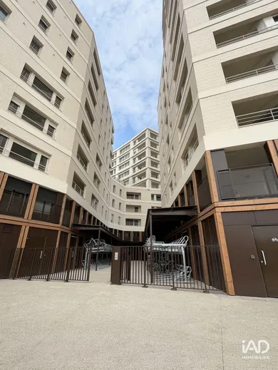 Apartment in BORDEAUX (33100)