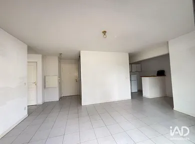 Appartement à BORDEAUX (33300)