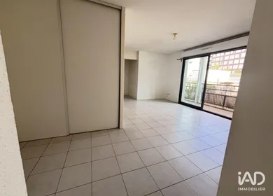Appartement à BORDEAUX (33300)