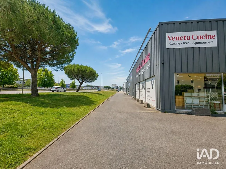 Murs commerciaux à BRIVE-LA-GAILLARDE (19100) · 430 m² · 4 100 €