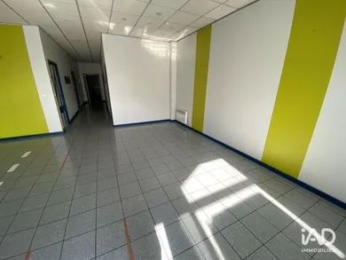 Commercial walls in DOUÉ EN ANJOU (49700)