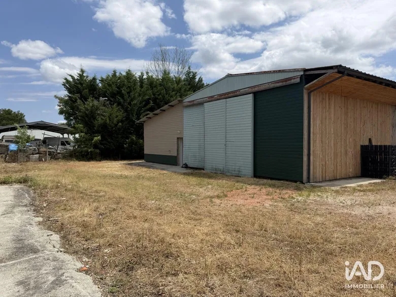 Hangar à CESTAS (33610) · 120 m² · 1 210 €