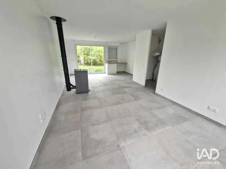 Maison 4 pièces 70 m² · à Dhuisy · 70 m² · 1 010 €