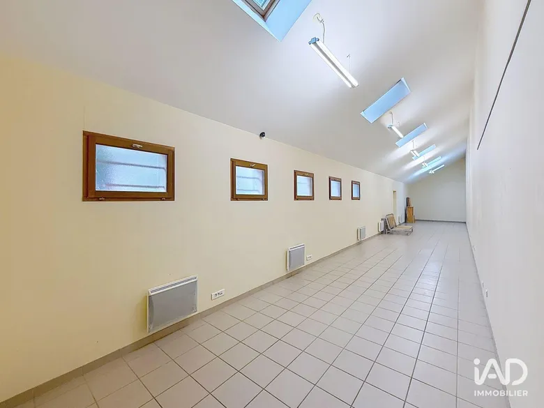 Local commercial 71 m² · à Marly-le-Roi · 71 m² · 1 000 €/mois