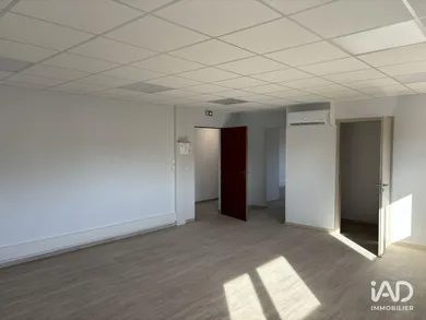 Bureaux à LA TOUR-DE-SALVAGNY (69890)