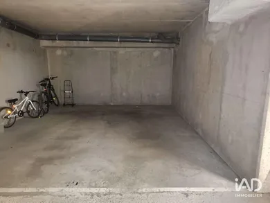 Parking à MONTIGNY-LE-BRETONNEUX (78180)