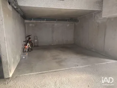 Parking à MONTIGNY-LE-BRETONNEUX (78180)