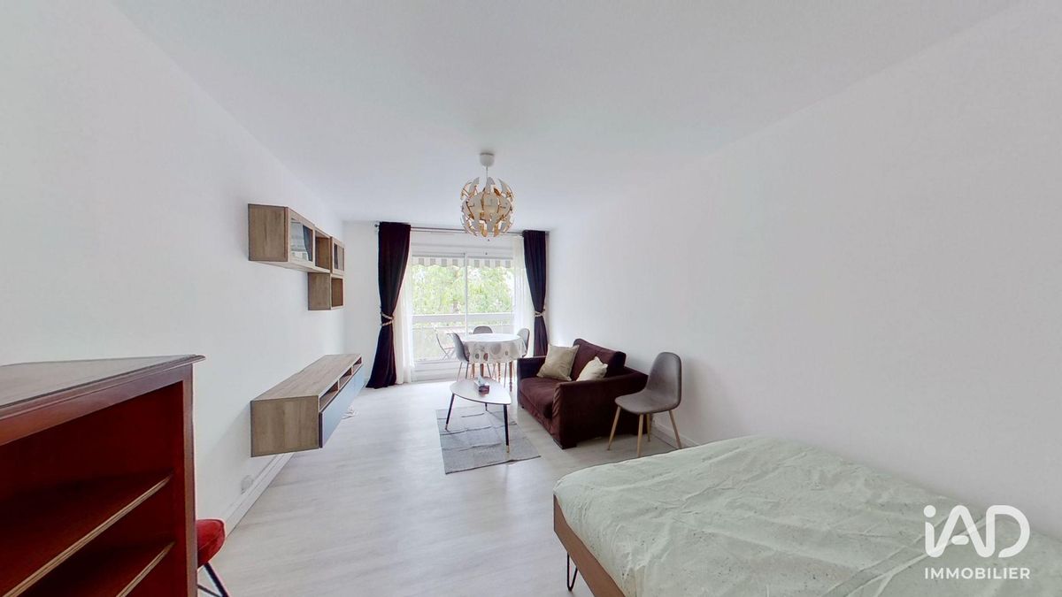 Appartement 2 pièces de 33 m² à PARIS (75015)