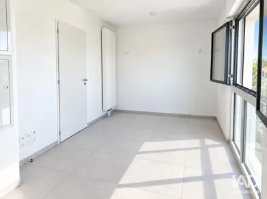 Appartement à LA ROCHELLE (17000)