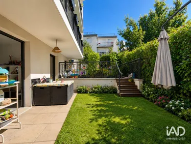 Appartement à BOIS-COLOMBES (92270)