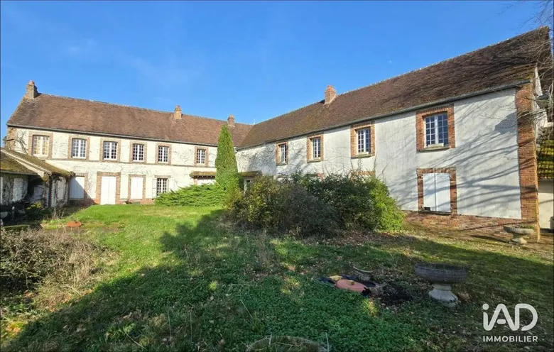 Maison 7 pièces 486 m² · à Cerisiers · 486 m² · 200 000 €