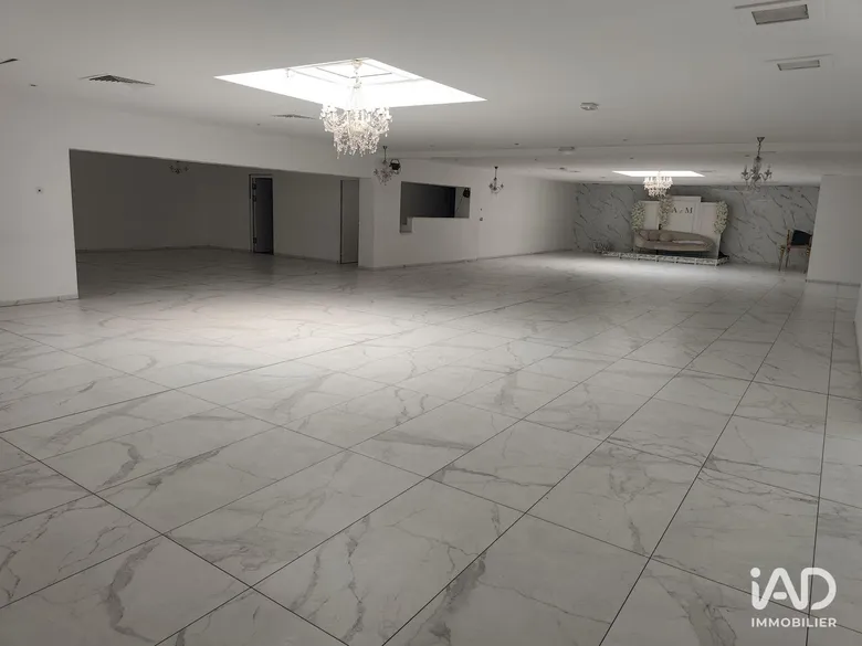 Local commercial 500 m² · à Wattrelos · 500 m² · 749 000 €