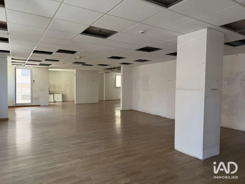 Local commercial 170 m² · à Fréjus · 170 m² · 1 570 €